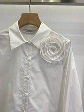 Load image into Gallery viewer, White rose blouse