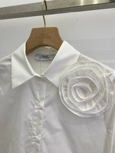 Load image into Gallery viewer, White rose blouse