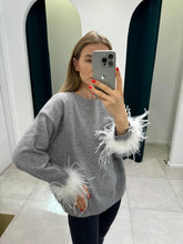 Load image into Gallery viewer, Sweater with feathers