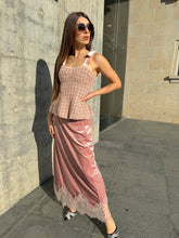 Load image into Gallery viewer, Velvet dusty pink skirt