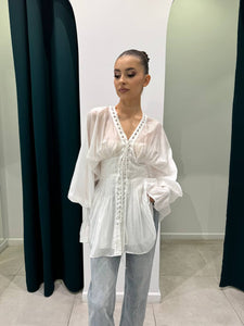 White blouse with balloon sleeves