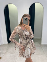 Load image into Gallery viewer, Patterned frilled dress