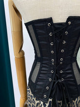 Load image into Gallery viewer, Black sweetheart corset