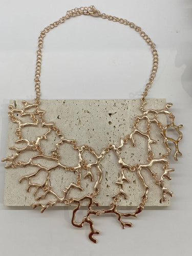 Coral metal gold necklace