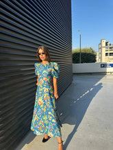 Load image into Gallery viewer, Midi blue linen dress