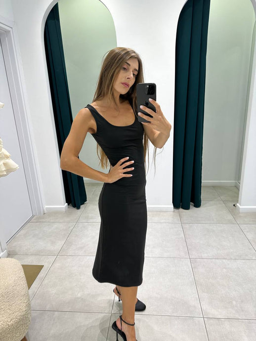 Black body-con dress